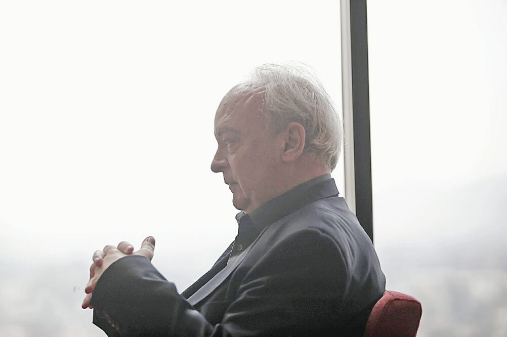 El autor barcelonés Enrique Vila-Matas ha tenido una estrecha relación con México. Aquí acaba de publicar su libro Marienbad eléctrico, editado por Almadía (ALEJANDRA LEYVA. EL UNIVERSAL)