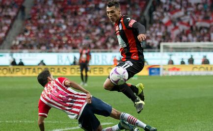 En loco partido, Chivas y Pachuca igualan 4-4