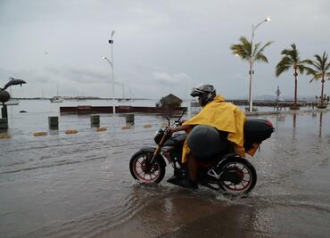 Huracán Lorena amenaza con intensificarse en costas de BCS; consulta trayectoria y los estados en riesgo