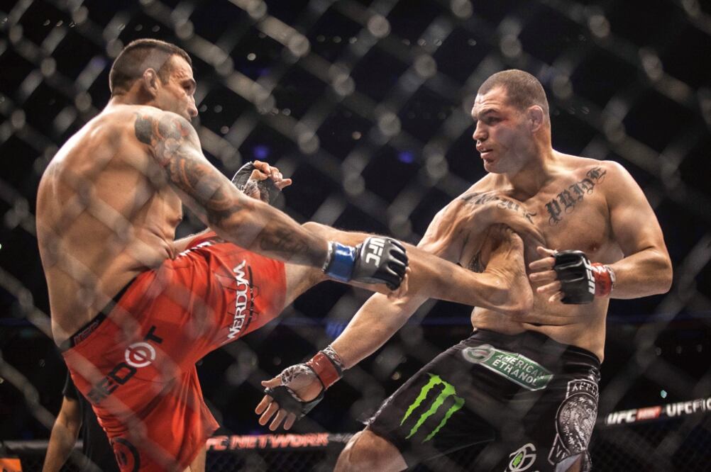 Hace ocho meses, en función de la UFC, el brasileño Fabricio Werdum (izq.) venció a Caín Velásquez (ARCHIVO. EL UNIVERSAL)
