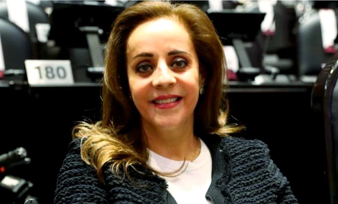 La legisladora De la Torre subió a tribuna respaldada por la bancada tricolor, incluyendo al dirigente del partido, Alejandro Moreno “Alito” y el coordinador, Rubén Moreira. Foto: archivo/EL UNIVERSAL