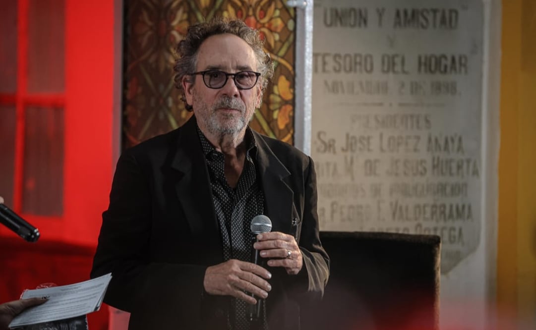 El director ofreció esta tarde una masterclass en el Panteón Civil de Dolores de la CDMX. Foto: Gabriel Pano/ EL UNIVERSAL.