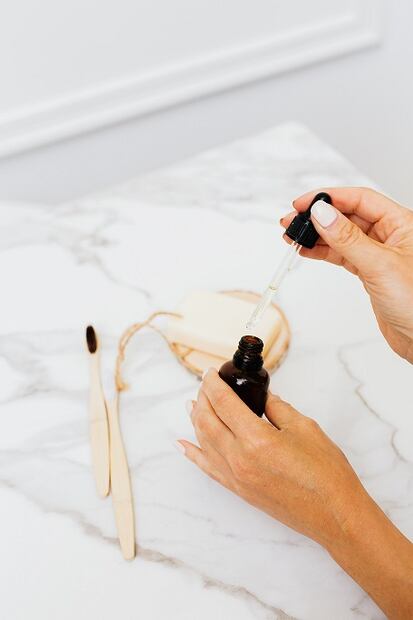 ¿Sabes qué suero facial debes usar según tu edad?