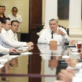 En primer día de gobierno, promete Adán Augusto fortalecer a la policía