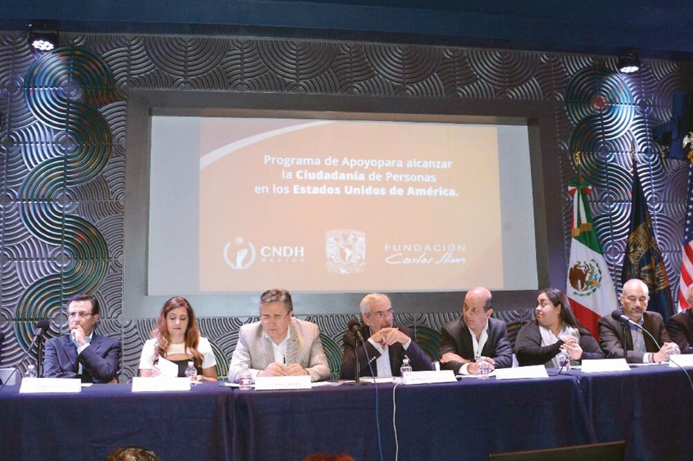 El rector de la UNAM, Enrique Graue, presentó en San Antonio, Texas, un convenio con la plataforma www.accesolat ino.org para asesorar a mexicanos (UNAM)