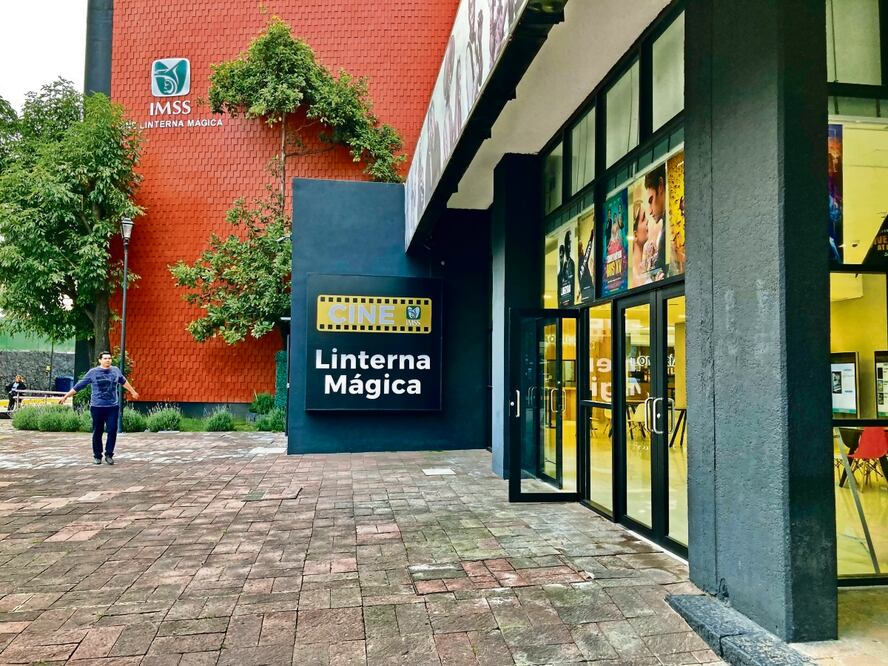 La rehabilitación del Cine Linterna Mágica en enero es un antecedente del convenio que la Secretaría de Cultura y el IMSS firmaron para que los teatros del Instituto se conviertan en sedes de la Cineteca Nacional, espacios de proyección de películas prestadas por la propia Secretaría de Cultura, el INBAL y la UNAM. Foto: Germán Espinosa / El Universal