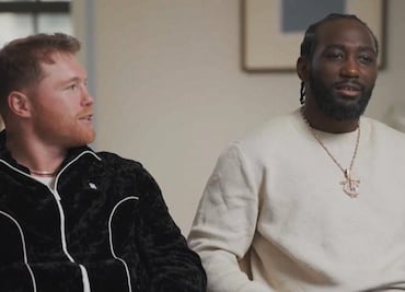 Video: La reacción del ‘Canelo’ ante una respuesta de Terence Crawford en entrevista; lo dejó sorprendido