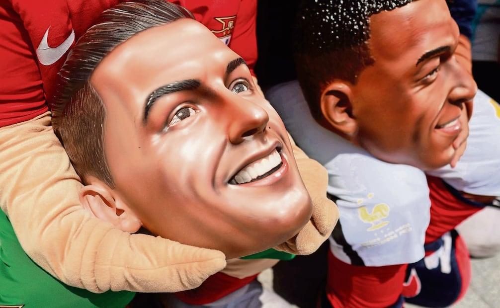 Los tres hombres disfrutan convertiste en cracks del balompié por un tiempo, ya que admiran a los futbolistas que representan. Foto: DIGO SIMÓN SÁNCHEZ/EL UNIVERSAL