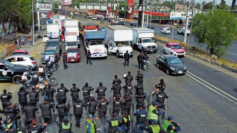 Protestan transportistas para exigir seguridad