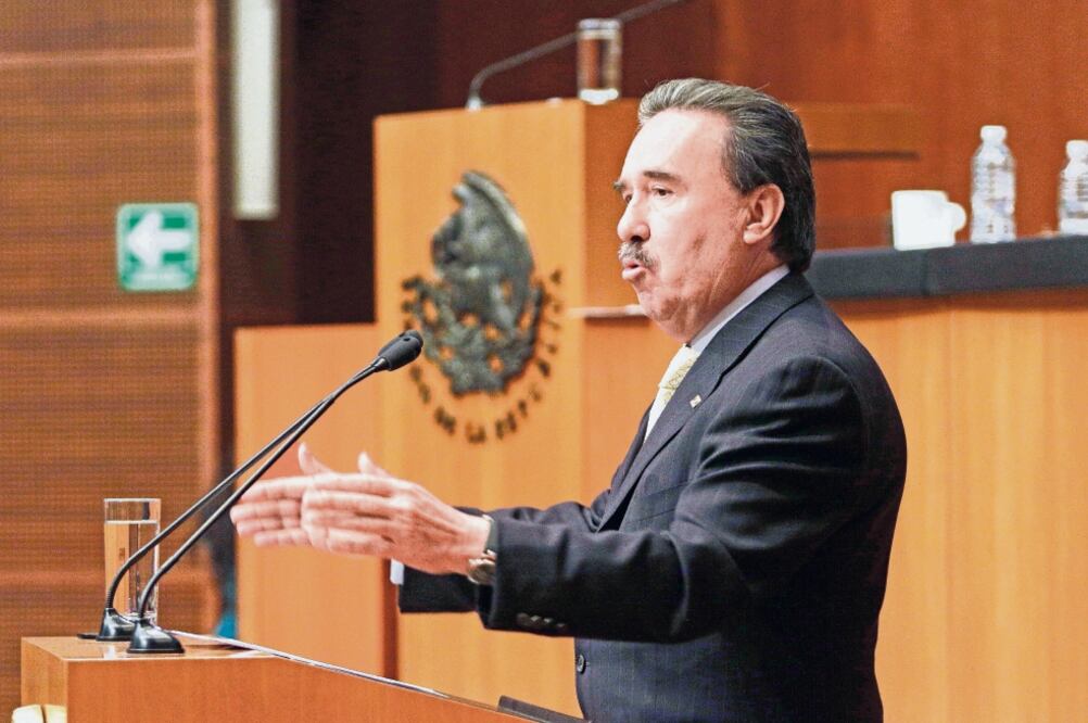 El senador Gamboa Patrón afirma que con creatividad financiera y responsabilidad se consiguíó aumentar el monto de los créditos. (ARCHIVO. EL UNIVERSAL)