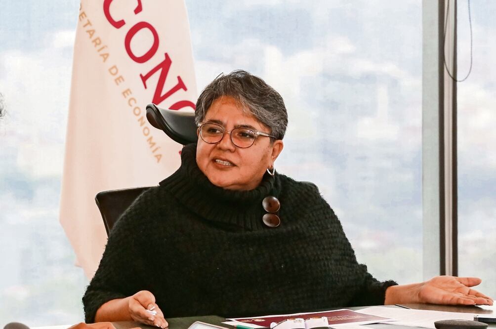 La secretaria de Economía asegura que los pequeñas y medianas empresas ya no deberán pagar a despachos de abogados para iniciar investigaciones por dumping, pues ahora serán “de oficio”. Foto: Especial