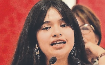 Joven premiada regaña a diputados chilangos