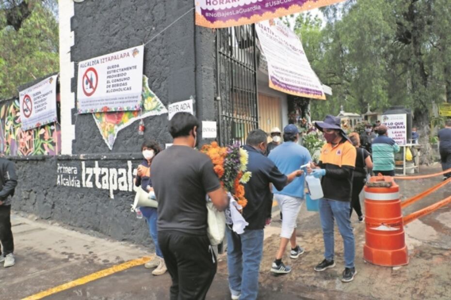 Panteón se llena de colores globos y canciones