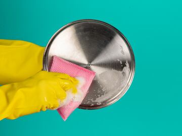 Cómo eliminar la grasa pegada de tus sartenes