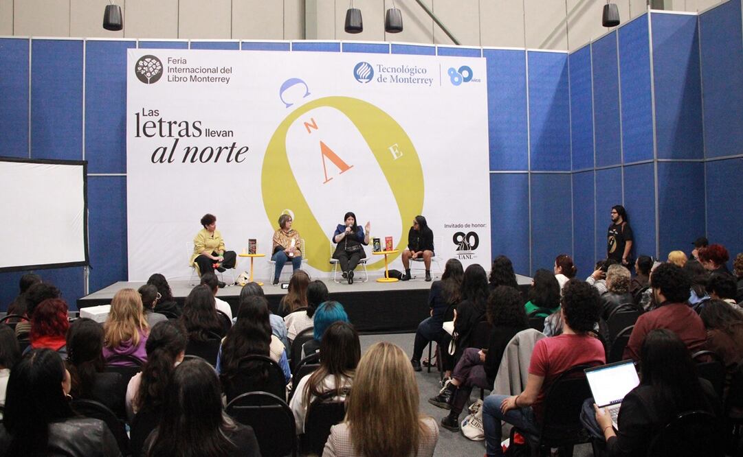 Al final de su participación, las escritoras compartieron su espacio con una drag queen del colectivo Percha. Foto: FIL Monterrey