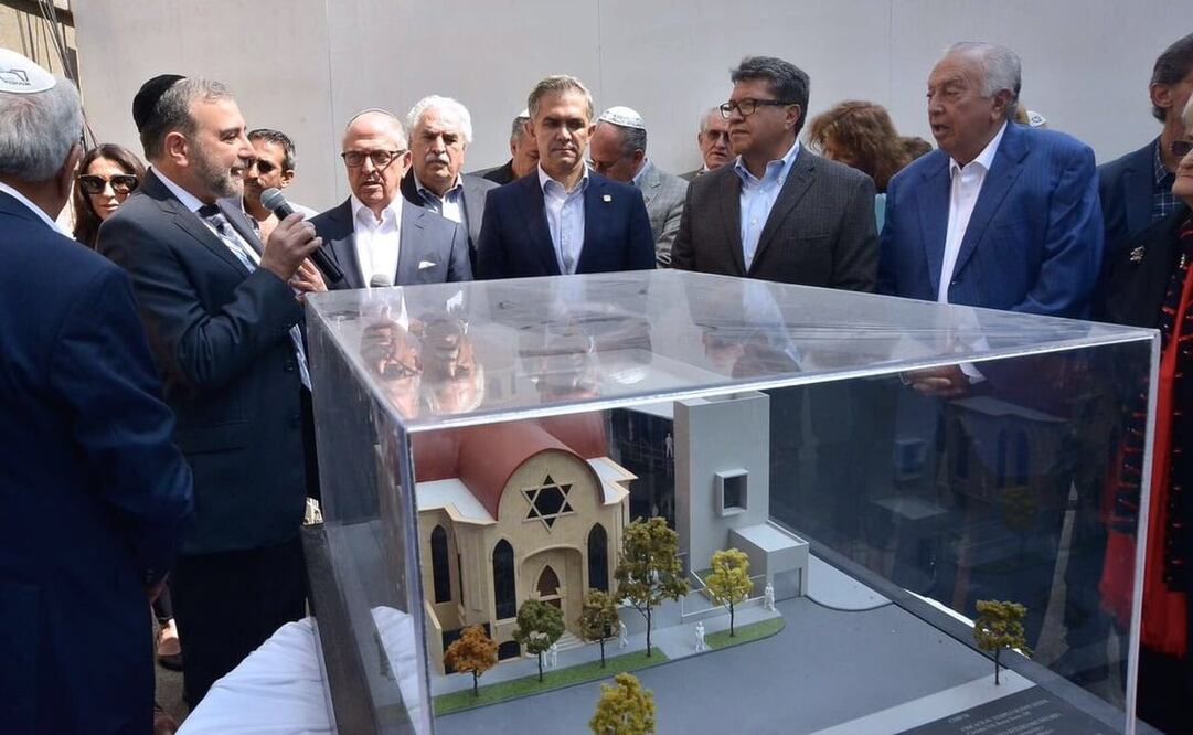 Autoridades de la Ciudad de México acudieron a la colocación de la primera piedra del Centro de Documentación e Investigación Judío de México. (Foto: Tomada de Twitter)