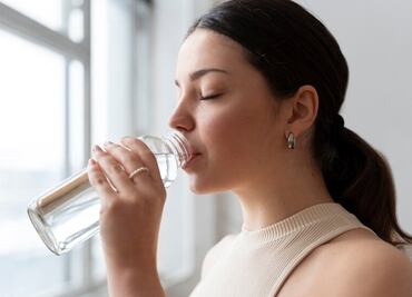 Cuánta agua tomar para intentar revertir el hígado graso