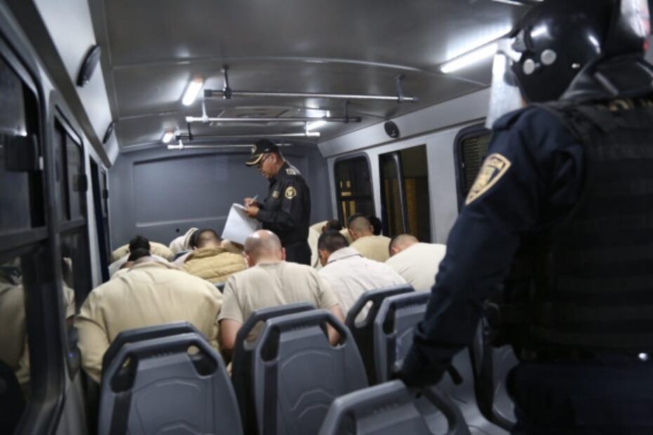 Trasladan a 140 reos del CJNG, La Unión y la Anti Unión a otros penales