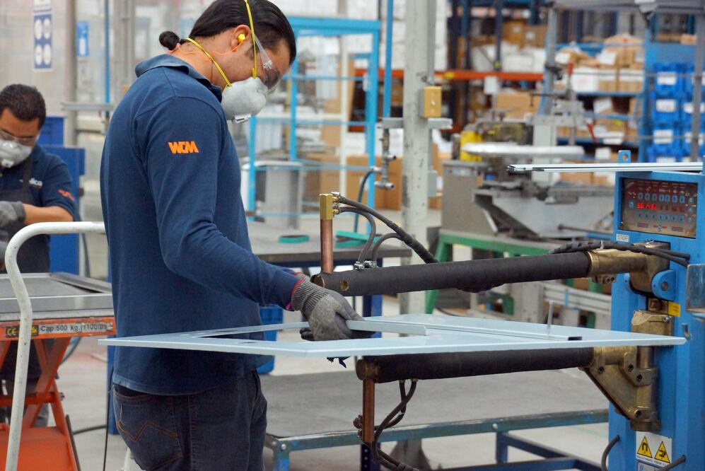 El IMSS resaltó que 87% del empleo creado en esta administración es permanente. /Archivo - EL UNIVERSAL