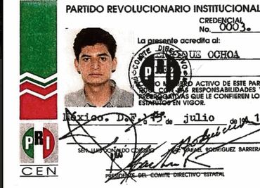 Ochoa Reza defiende su militancia