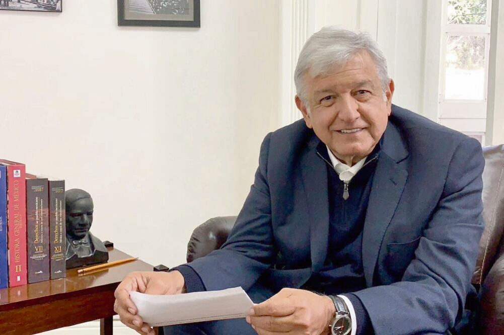 Andrés Manuel López Obrador se comprometió a reunirse con el Consejo Asesor Empresarial cada dos o tres meses. De igual forma, anunció que el 26 de noviembre lanzará la convocatoria para la creación de una constitución moral. (TOMADA DE TWITTER)