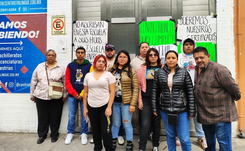 Padres de los exalumnos comentaron que no es la primera vez que la universidad privada no entrega certificados, puesto que en años anteriores tampoco lo han hecho, y no quieren que se siga repitiendo la misma situación. Foto: Especial.