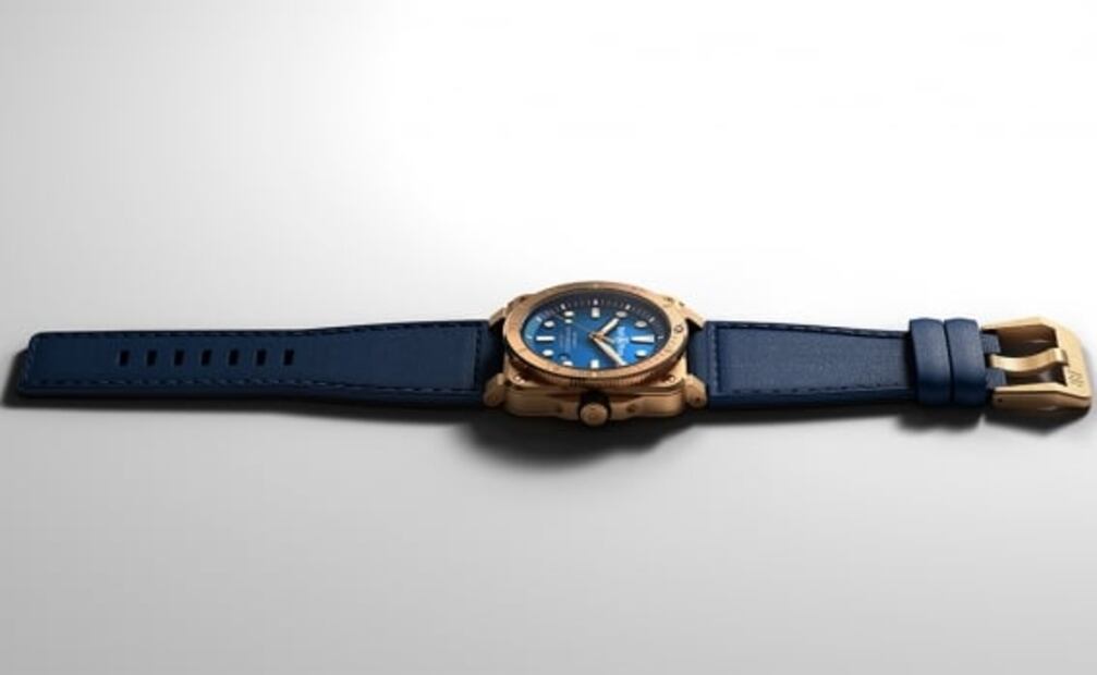 Las profundidades en azul y bronce