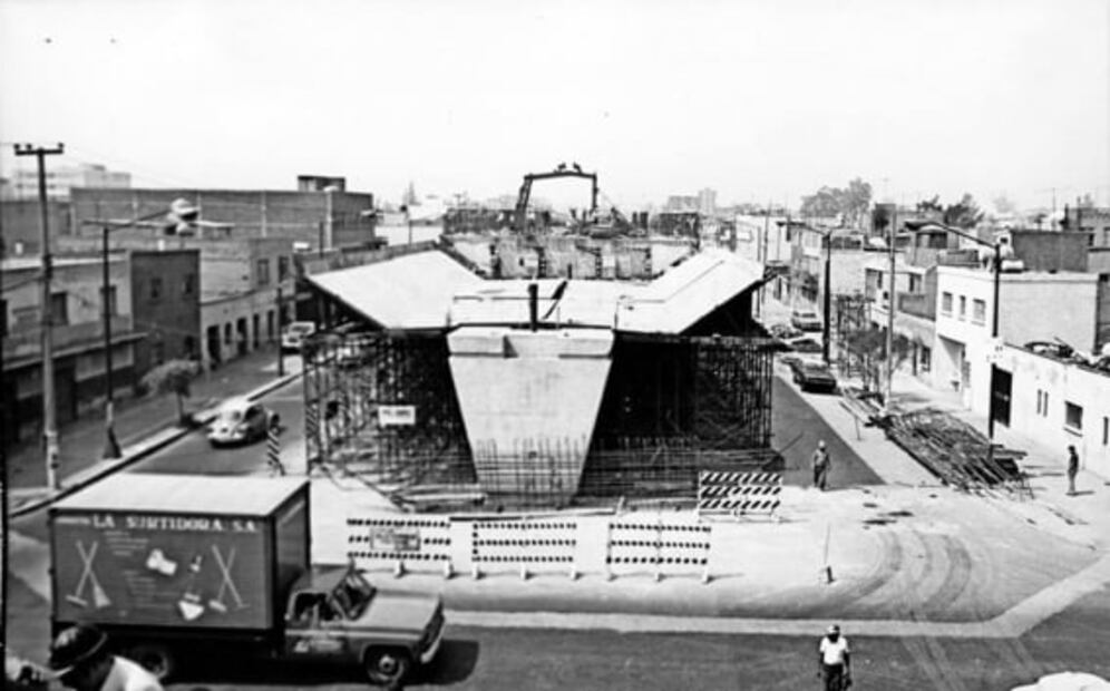 Cinco décadas de continua construcción