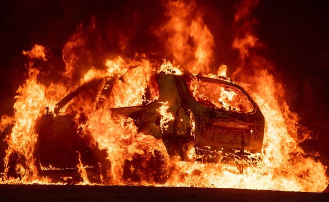 "La magnitud de la destrucción que estamos viendo es desoladora. Sabemos que hay víctimas mortales", indicó en una rueda de prensa el director de la Oficina de Servicios de Emergencia de California, Mark Ghilarducci. AFP