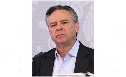 Niega ministro Medina Mora haber hecho transferencias millonarias al exterior