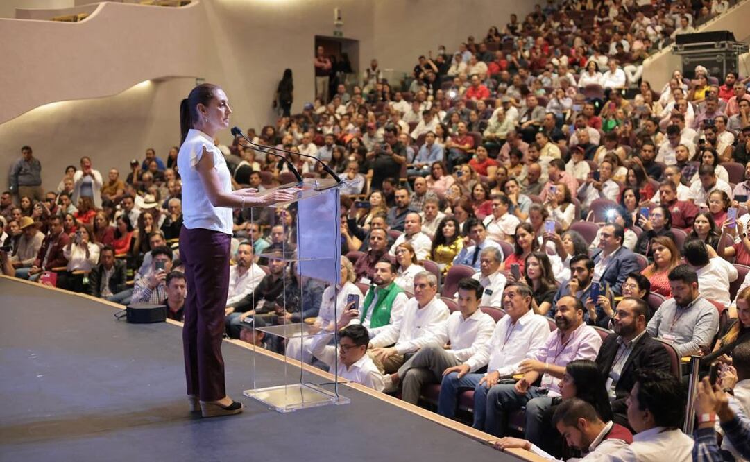 Aspirante a la presidencia, Claudia Sheinbaum en reunión de liderazgos de Morena, PT y Verde en Jalisco. Foto: Twitter @Claudiashein