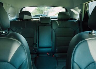 La forma más segura en que los niños pueden viajar en un auto