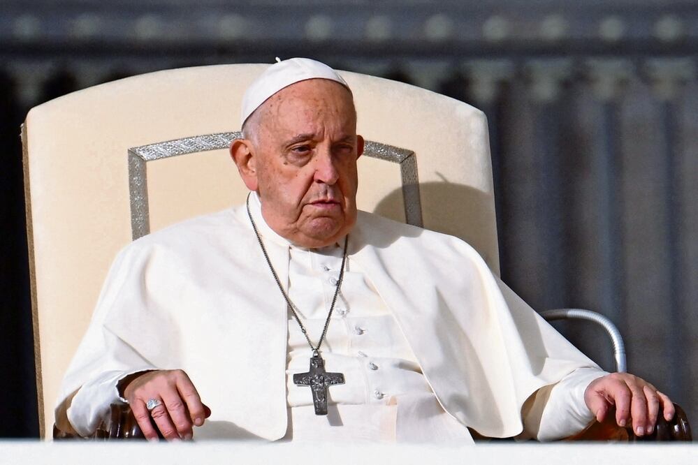 El papa Francisco hizo una incursión en la temporada electoral de Estados Unidos con una inusual entrevista televisiva el domingo en la que calificó de "locura" las duras actitudes antimigrantes. Foto: AFP