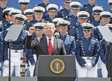 Trump a México: paran migrantes o guerra comercial