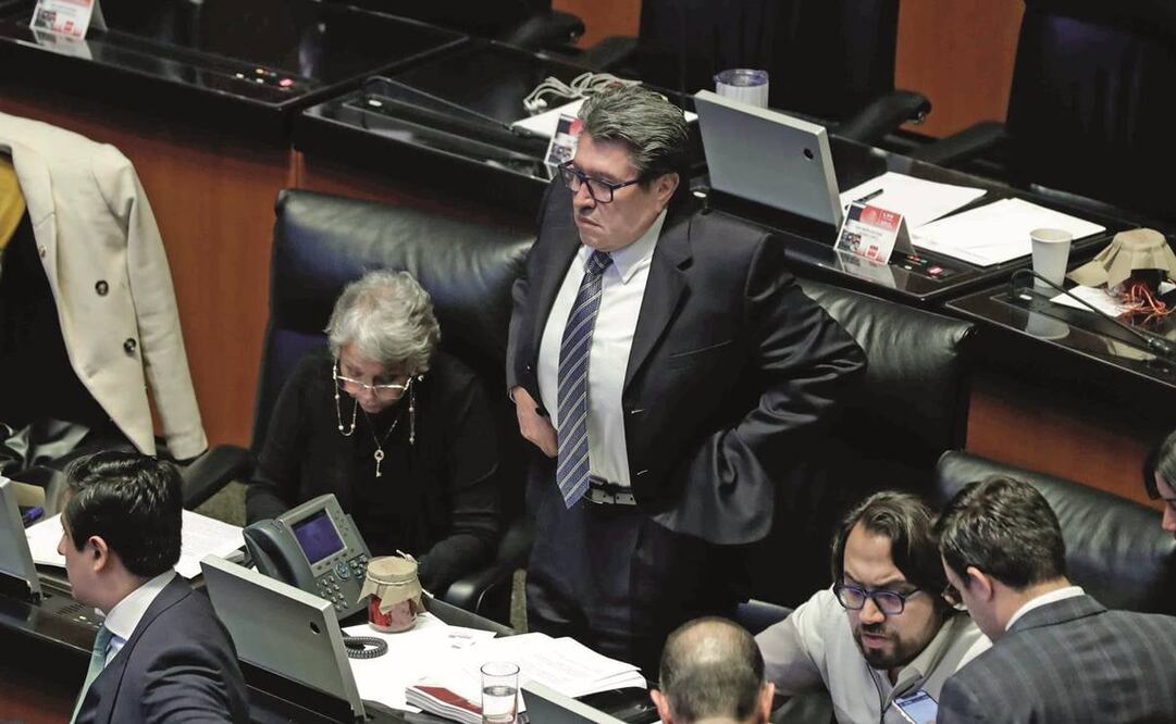 El coordinador de Morena en el Senado, Ricardo Monreal Ávila, votó en contra de la iniciativa de reforma electoral, porque aseguró que el proyecto viola los preceptos constitucionales. Foto: Diego Simón Sánchez/EL UNIVERSAL