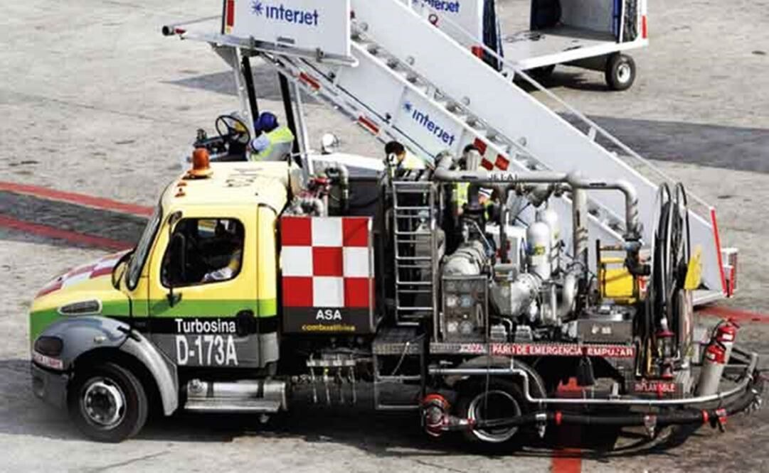 Alfonso Sarabia dijo que las tarifas para combustibles decididas por la Comisión Reguladora de Energía pueden ser impugnadas por las aerolíneas. Foto: CUARTOSCURO