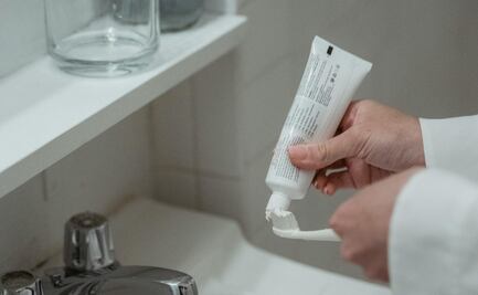 En Argentina prohíben la venta de esta famosa pasta dental porque causa “lesiones en la boca”; checa de cuál se trata