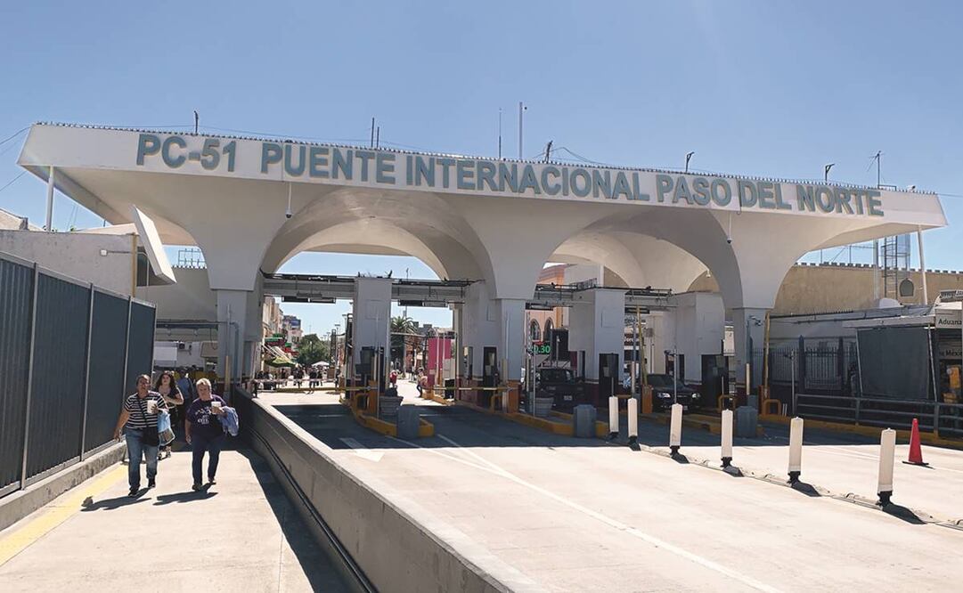 Cada mañana, a los cruces internacionales acuden decenas de juarenses para llegar a El Paso a vender plasma; es una forma sencilla de obtener dinero, dicen. Foto: Paola Gamboa/EL UNIVERSAL