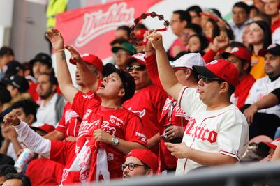 Explotan aficionados por mala transmisión en playoffs de LMB