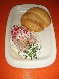 Lánzate a probar la torta de chile en nogada 