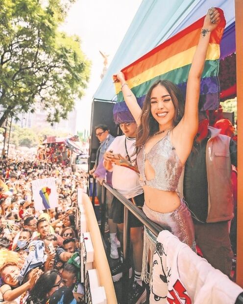 La música y la lluvia forman un arcoíris en el Zócalo