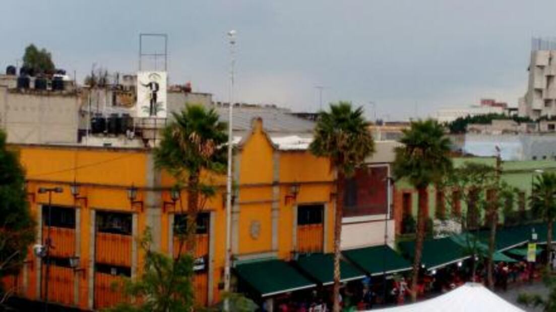 Mariachis: cambiar o morir tocando