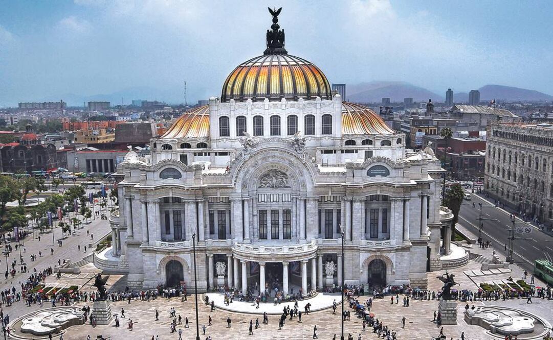 El domingo 14 el Palacio de Bellas Artes abrirá en su horario habitual para presentar el concierto 2 de la Orquesta Sinfónica Nacional, a las 12:15, y las óperas El pequeño príncipe y Antonieta, de Federico Ibarra. FOTO: Archivo.