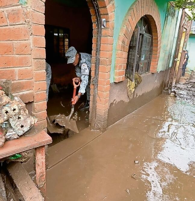 Agua del río Rincón de López afectó a unas 450 viviendas. Foto: de Claudia González. EL UNIVERSAL