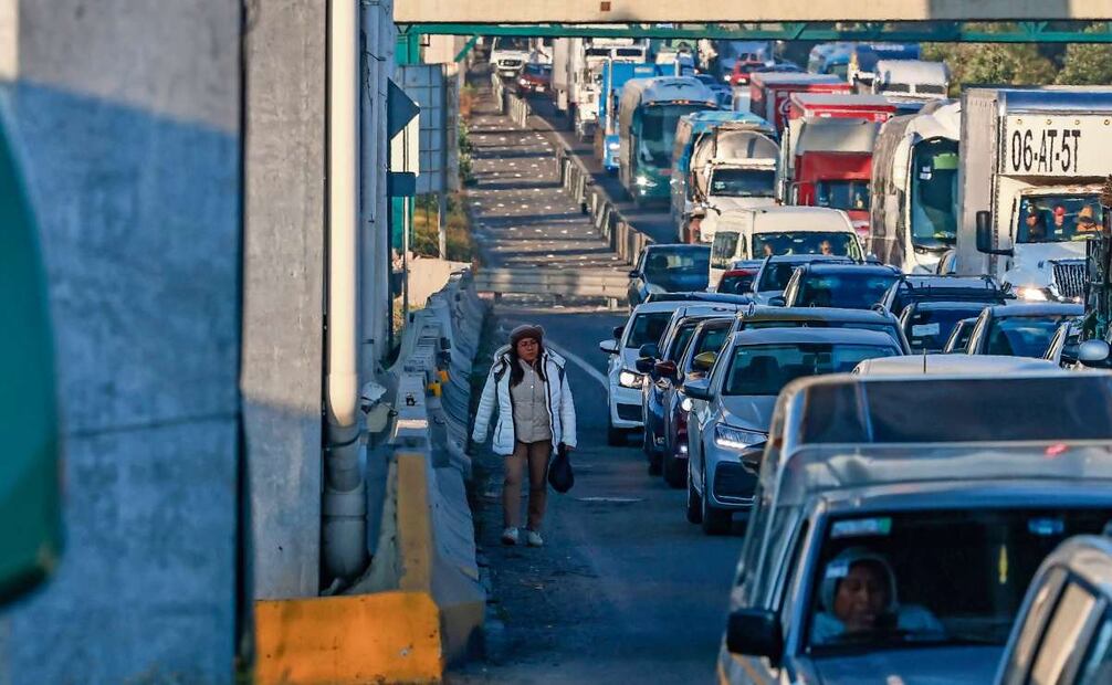 El Estado de México fue de las entidades con mayores problemas viales debido a bloqueos como el de la carretera México-Toluca. Foto: Alejandro Vargas / EL UNIVERSAL