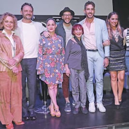 Lola Cortés hará "Toc toc" con humor  