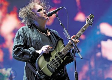 The Cure ilumina la noche