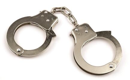 Estadounidense se declara culpable de traficar armas para cárteles mexicanos