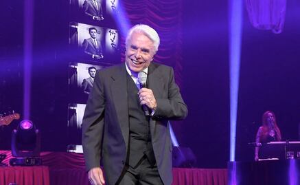 Enrique Guzmán recuerda a Rocío Durcal en concierto a la carta