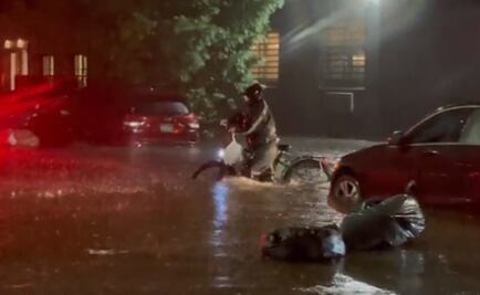 Repartidor hispano desafía al huracán 'Ida' y se vuelve viral; lo buscan para compensarlo